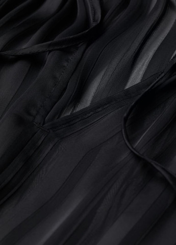 Черное платье H&M в полоску