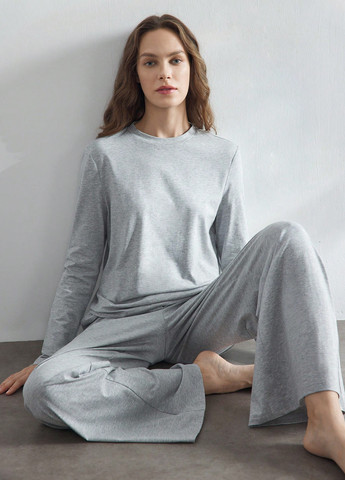 Світло-сіра всесезон піжама (лонгслів, штани) лонгслів + брюки SHEIN