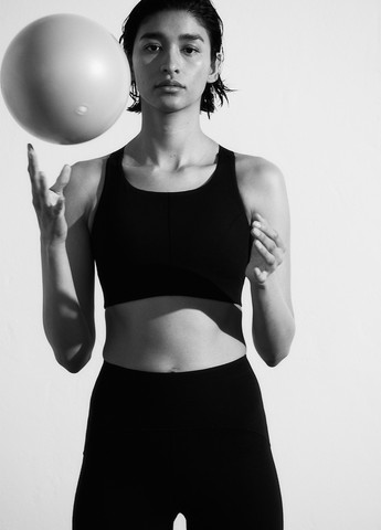 Черные демисезонные леггинсы H&M