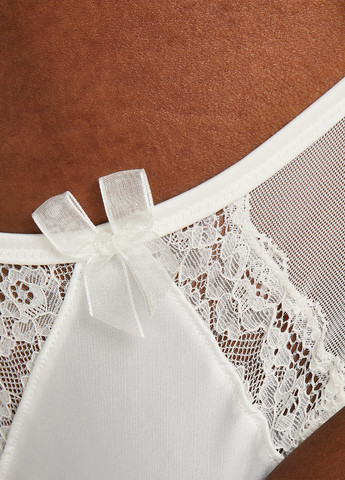 Белый демисезонный комплект (топ, трусики) Hunkemoller