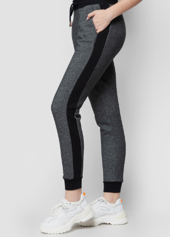 Темно-серые спортивные демисезонные джоггеры брюки Arber Woman