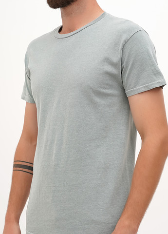 Серо-зеленая футболка Gildan