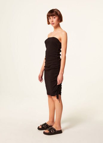 Чорна кежуал сукня з відкритими плечима Jennyfer однотонна