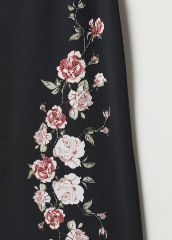 Черное вечернее платье а-силуэт H&M с цветочным принтом
