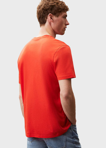 Яскраво-червона футболка Calvin Klein