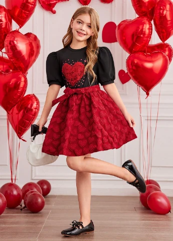 Комбинированный демисезонный костюм (футболка, юбка) SHEIN