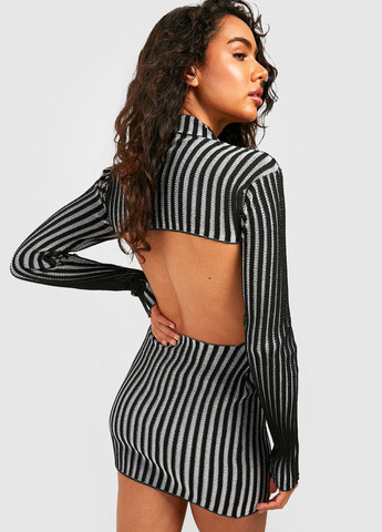 Серое кэжуал платье с открытой спиной Boohoo в полоску