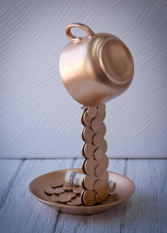 Сувенир статуэтка парящая чашка с золотым напылением и монетами ручная работа хенд мейд подарок SuvenirPodarokZP (253740459)