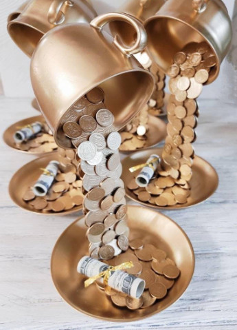 Сувенір статуетка левітуюча чашка з золотим напиленням та монетами ручна робота хендмейд подарунок SuvenirPodarokZP (253740459)