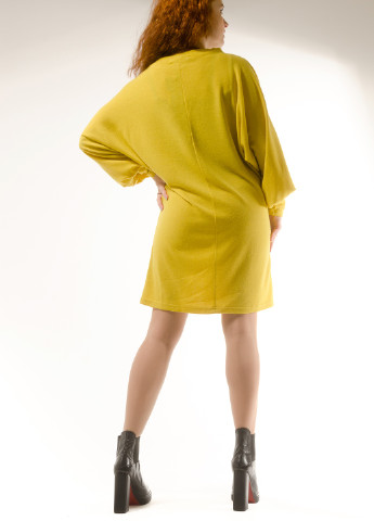 Желтое кэжуал удобное и стильное платье летучая мышь INNOE однотонное