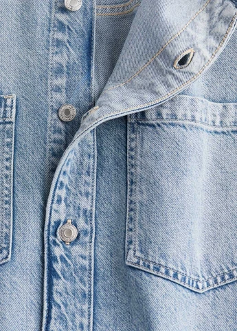 Светло-синяя джинсовая рубашка однотонная H&M