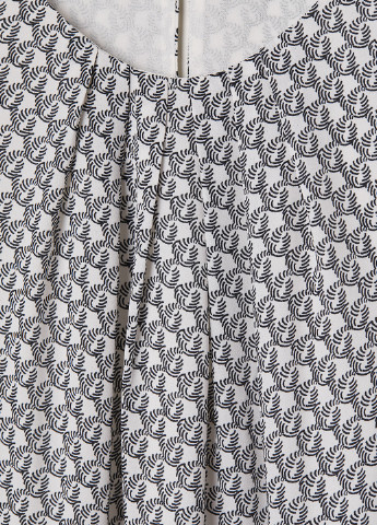 Серое кэжуал платье H&M с геометрическим узором