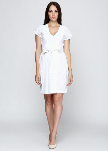 Белое кэжуал платье Crea Concept однотонное