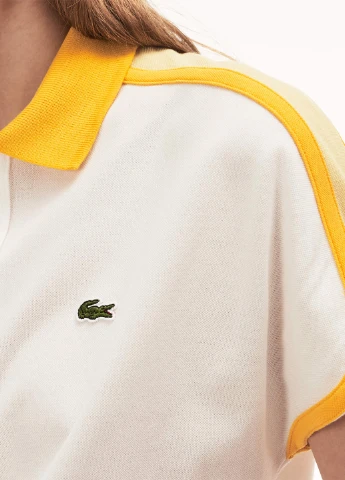 Белая женская футболка-поло Lacoste с логотипом
