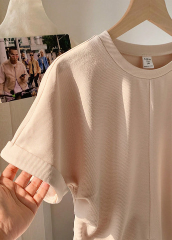 Светло-бежевая летняя футболка SHEIN