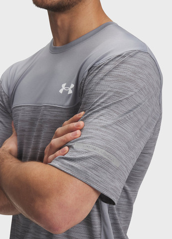 Сіра футболка Under Armour