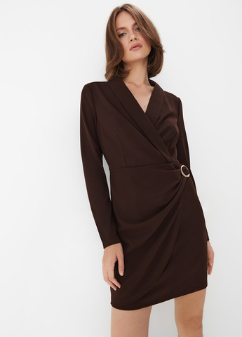 Темно-коричневое деловое, кэжуал платье на запах, футляр Mohito однотонное