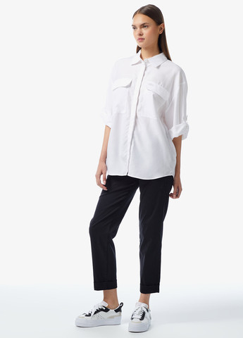 Белая классическая рубашка однотонная Lacoste