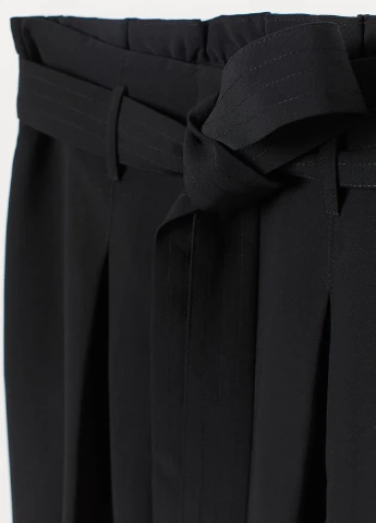 Черная кэжуал однотонная юбка H&M клешированная