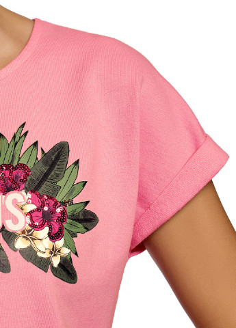Розовое кэжуал платье платье-футболка Oodji с цветочным принтом