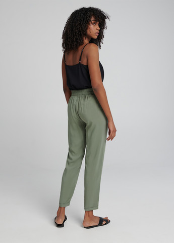 Серо-зеленые кэжуал демисезонные зауженные, укороченные брюки Sinsay