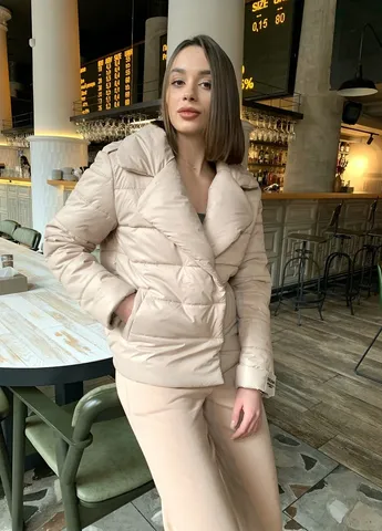 Бежевая демисезонная куртка из болоньи CHICLY