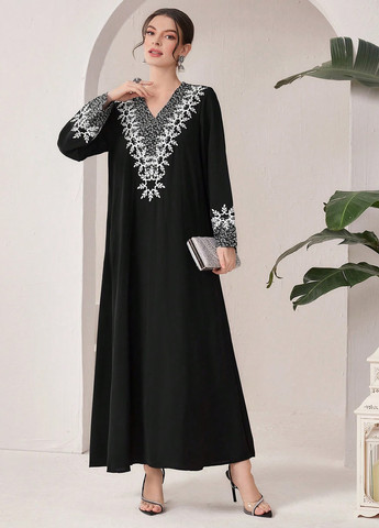 Черное кэжуал платье а-силуэт SHEIN с цветочным принтом