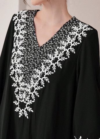 Черное кэжуал платье а-силуэт SHEIN с цветочным принтом