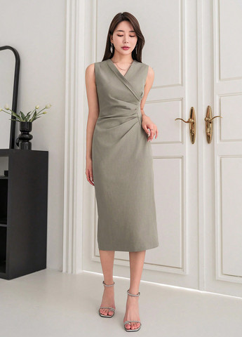 Зеленое кэжуал платье на запах SHEIN однотонное