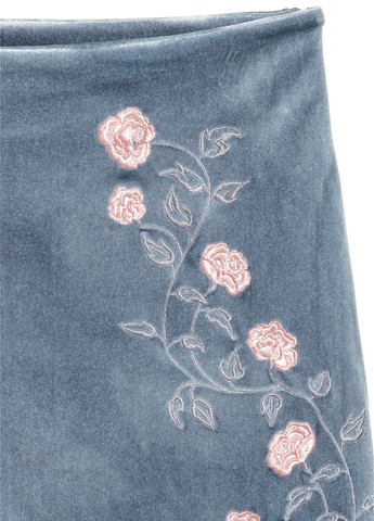 Светло-голубая джинсовая, кэжуал однотонная юбка H&M а-силуэта (трапеция)