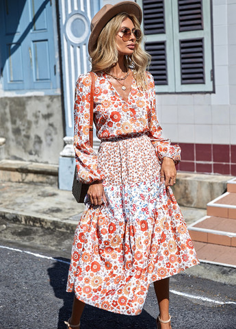 Белое кэжуал платье клеш Emery Rose с цветочным принтом