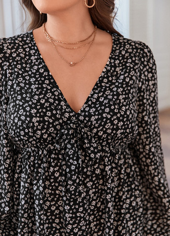 Чёрно-белую блуза с баской SHEIN