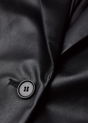 Черная демисезонная куртка H&M