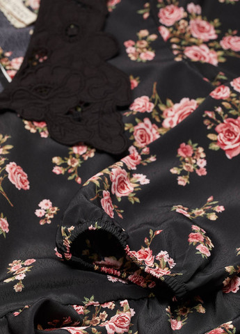 Черное кэжуал платье а-силуэт H&M с цветочным принтом