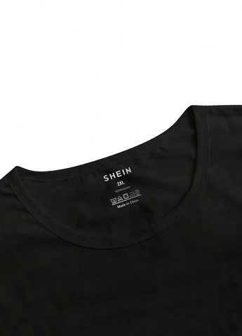 Черная футболка SHEIN