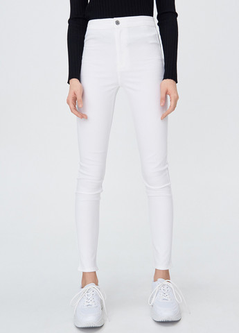 Белые кэжуал демисезонные зауженные брюки Sinsay