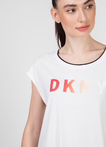 Черная летняя футболка DKNY