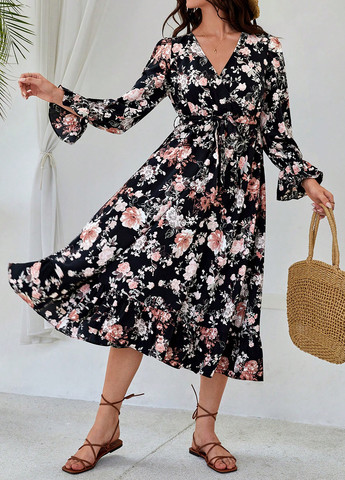 Чорна кежуал сукня кльош, на запах SHEIN троянди