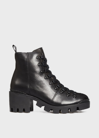 Осенние ботинки Schutz на тракторной подошве, со шнуровкой