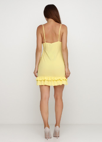 Світло-жовтий коктейльна сукня сукня-майка PrettyLittleThing однотонна