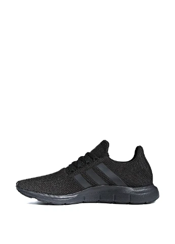Черные демисезонные кроссовки adidas Swift