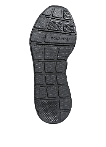 Черные демисезонные кроссовки adidas Swift