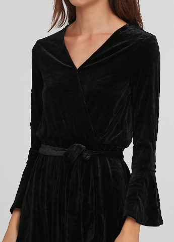 Чорна коктейльна сукня на запах H&M однотонна