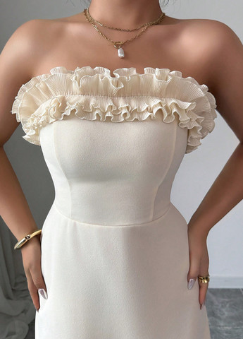 Кремовое коктейльное, праздничный платье с открытыми плечами, бандо, а-силуэт, с открытой спиной SHEIN однотонное