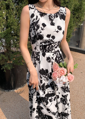 Білий кежуал сукня кльош Dazy з квітковим принтом