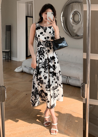 Білий кежуал сукня кльош Dazy з квітковим принтом