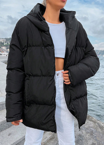 Чорна зимня куртка SHEIN