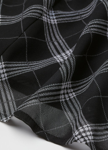 Черно-белое кэжуал платье рубашка H&M в клетку