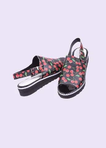 Черные босоножки Kluchini