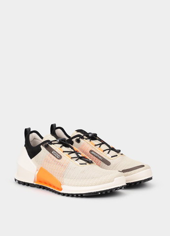 Бежевые демисезонные кроссовки Ecco